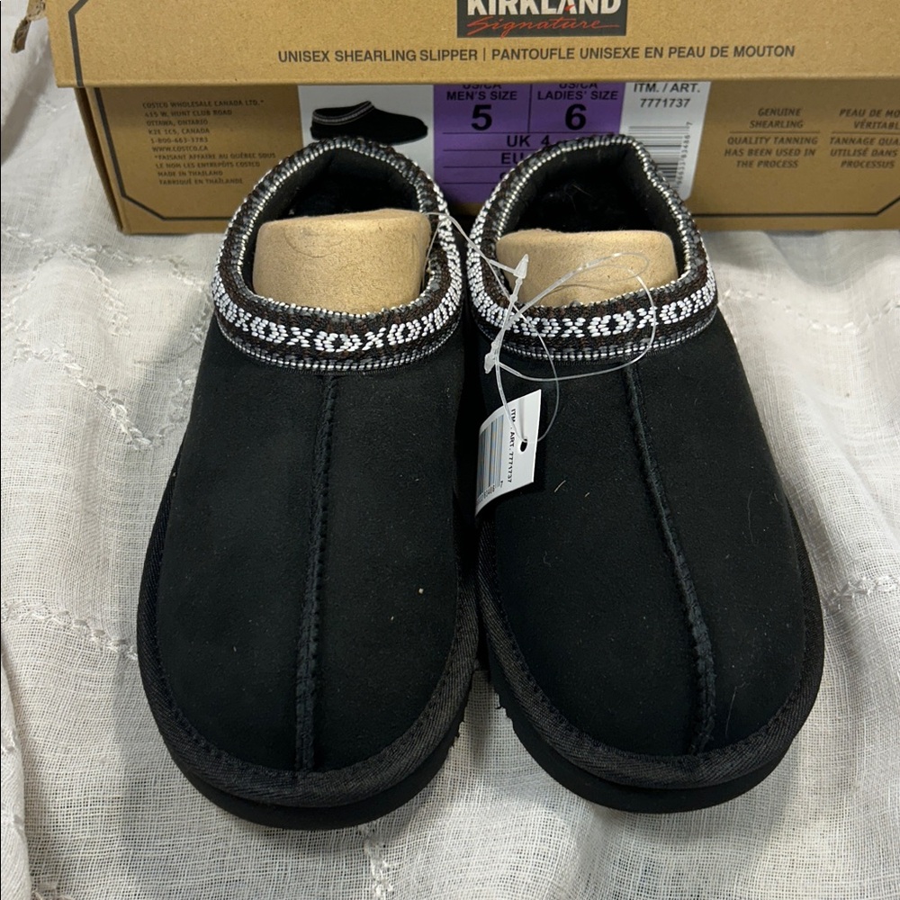 NWT 100% Shearling from Australia and New Zeland slipper mule